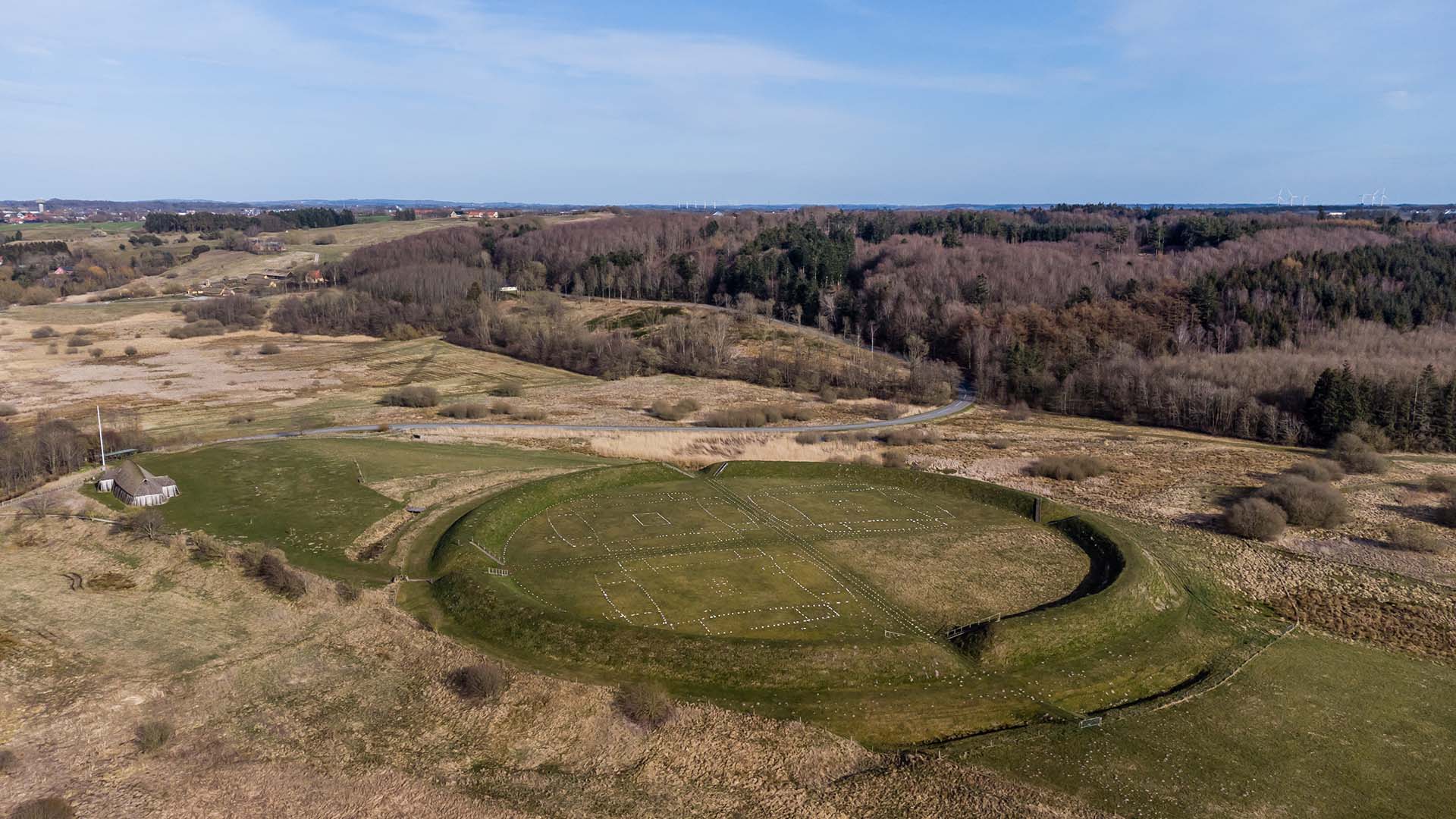 Luftfoto af ringborgen Fyrkat