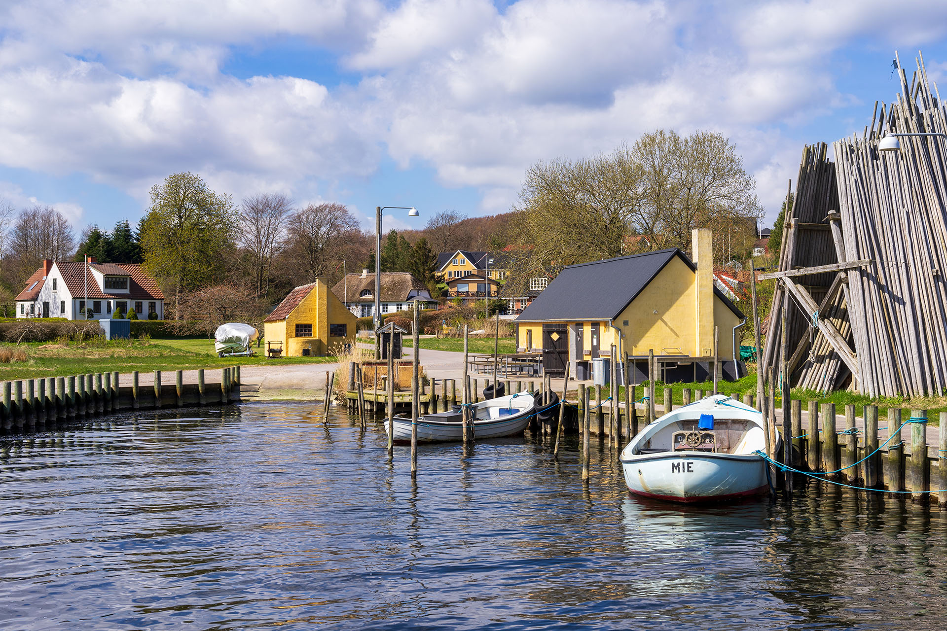 Foto af havnen i Stinesminde